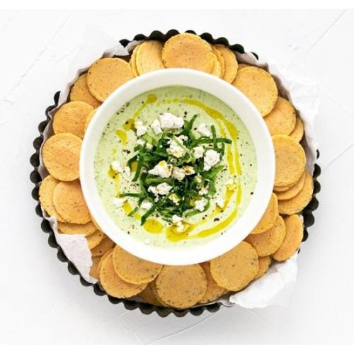 chickpea cracker bites with spinach dip